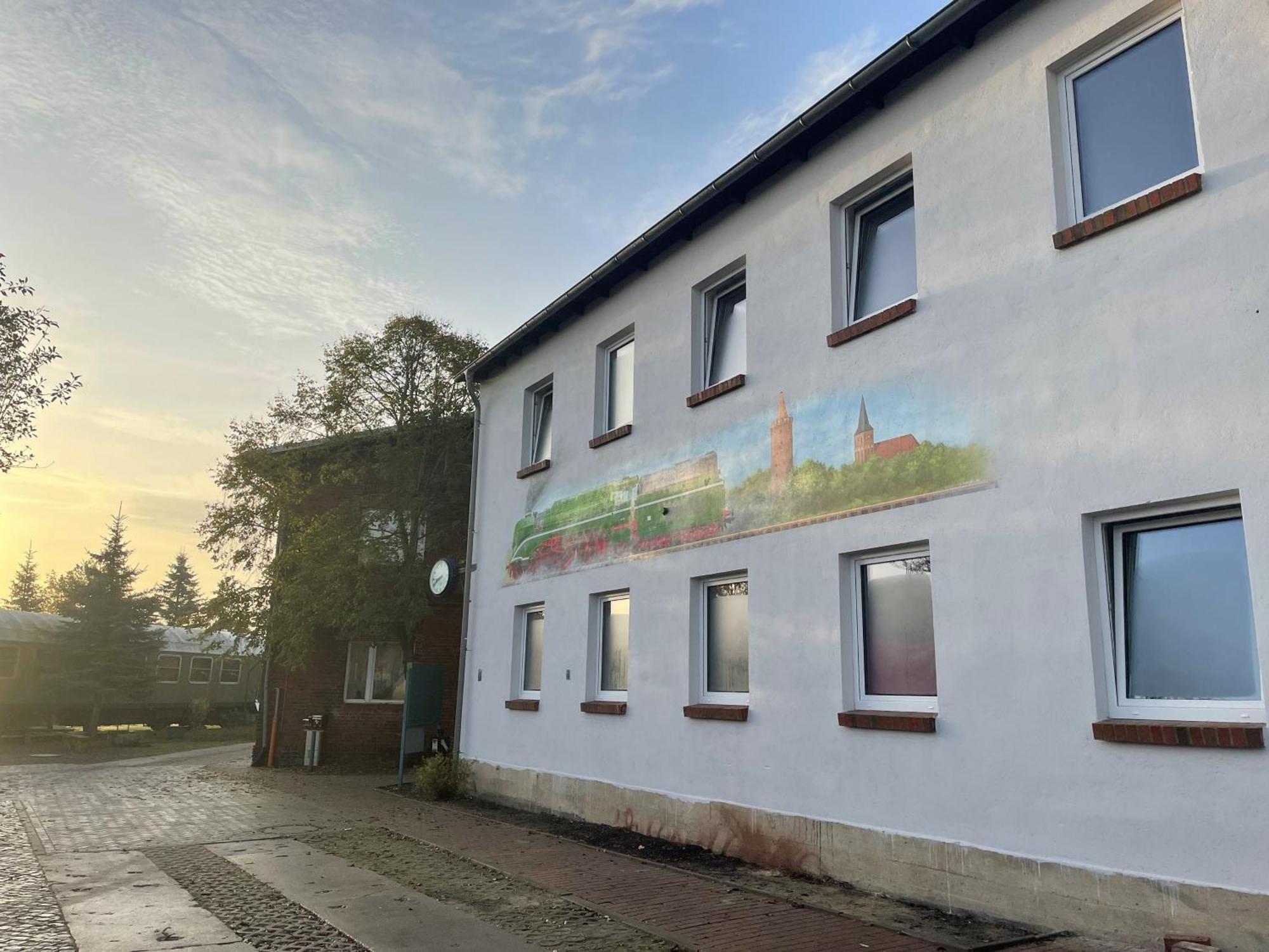 Lokschuppen Pasewalk- Gaestehaus Lokschuppen Bagian luar foto